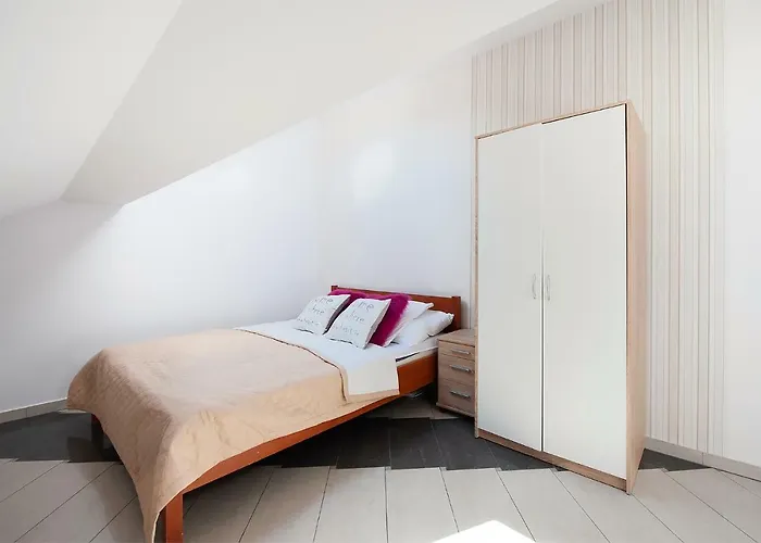 Port-lodz By Pinpoint